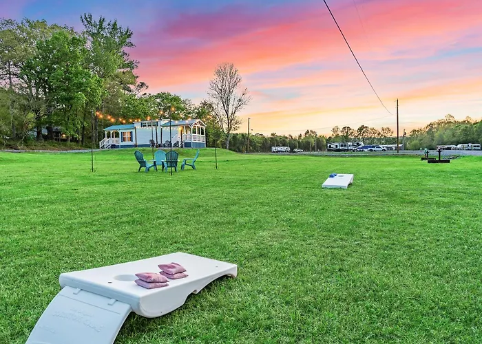 2 Villa D\'Azur Luxury Tiny House Mins To Lake Guntersville, Downtown, Firepit